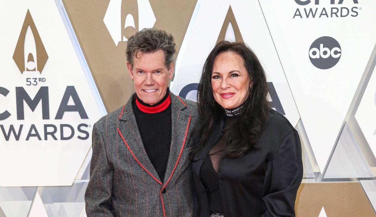 Randy Travis, Mary Travis