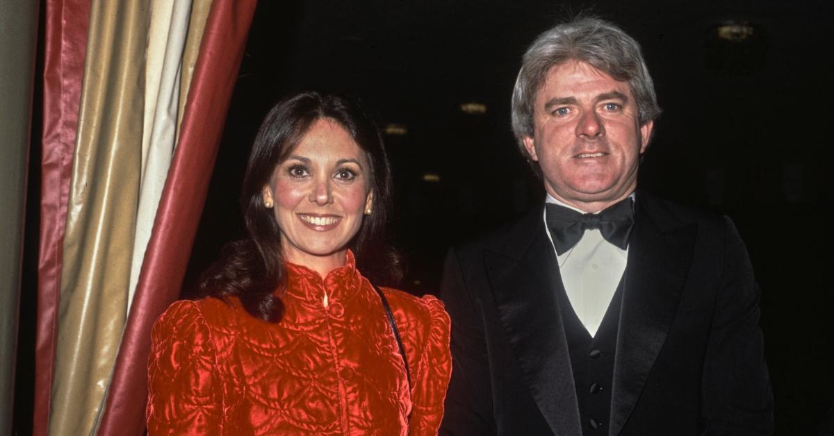 American actress Marlo Thomas, wearing a red high-neck quilted jacket, and American talk show host Phil Donahue, who wears a tuxedo and bow tie, attend a tribute show, United States, circa 1980. The tribute show honoured American actor Hal Linden. (Photo by Michael Ochs Archives/Getty Images)