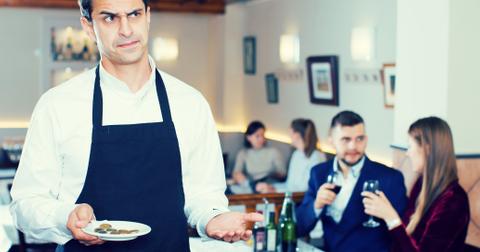 4-waiter-1565106614435.jpg