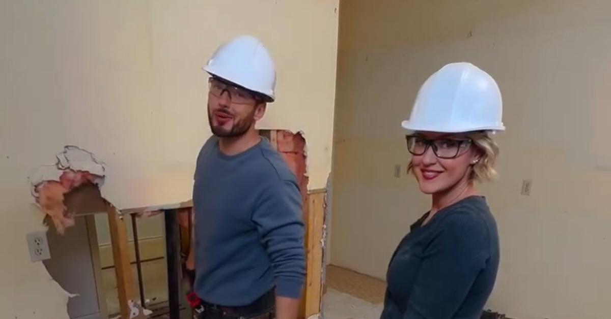 Where Does Farmhouse Facelift Take Place?