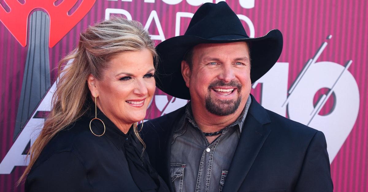 Garth Brooks (R) and Tricia Yearwood (L) at the 2019 iHeart Radio awards