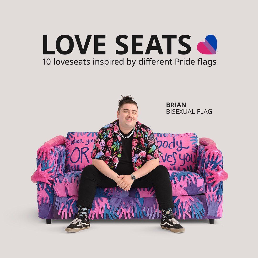 Brian Lanigan și canapeaua inspirată de steagul bisexual