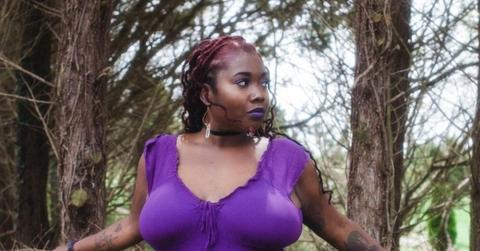 Ashley Michelle posing