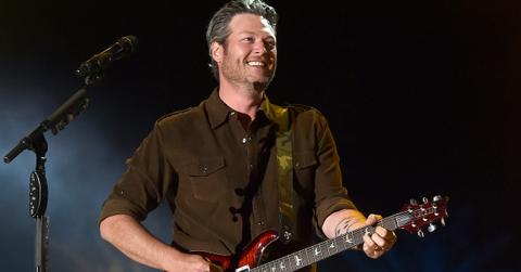 blake shelton topic page