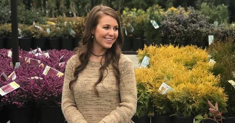Jana Duggar smiling