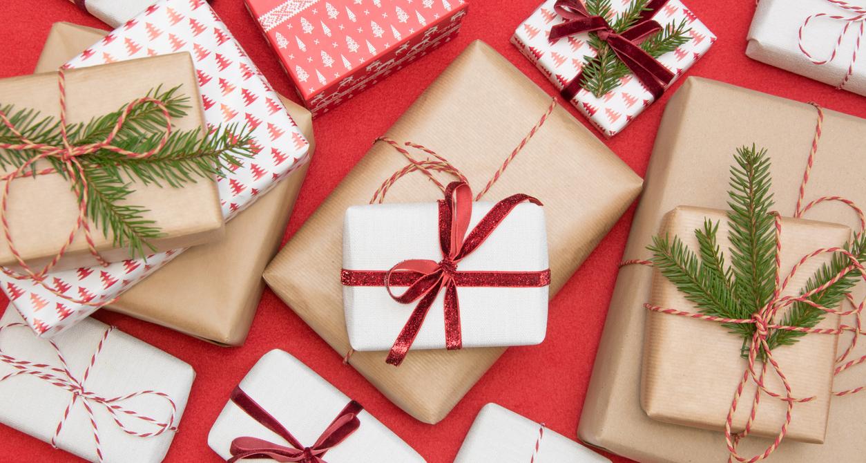 Woman's Explains That Husband Gives Her Terrible Christmas Gifts And ...