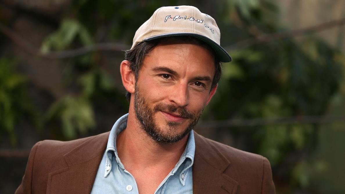 jonathan bailey dating