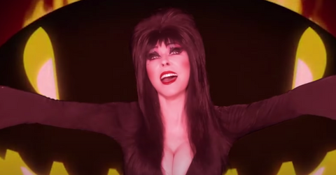 what does elvira look like without makeup