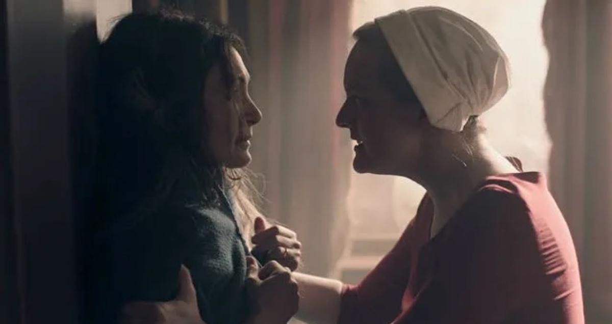 Julie Dretzin, Elisabeth Moss in ‘The Handmaid’s Tale.’