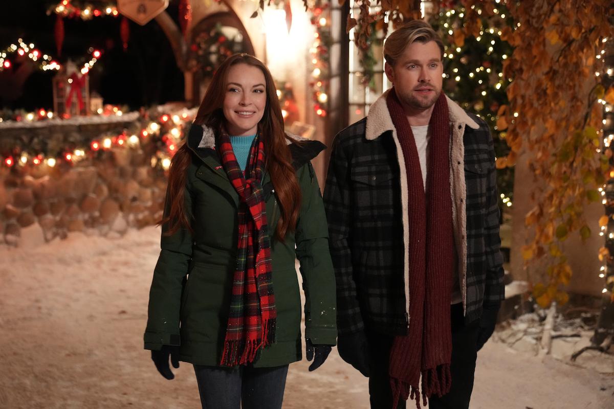 Chord and Lindsay in 'Falling for Christmas'