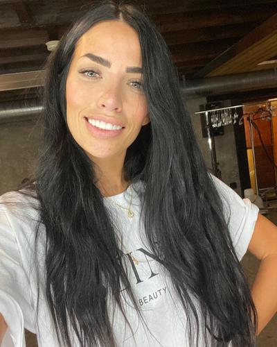 Cara Brook in a selfie