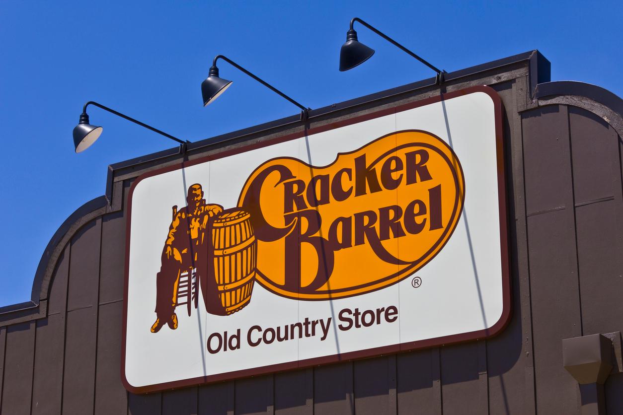 Cracker Barrel Name Meaning Is Cracker Barrel Racist Details