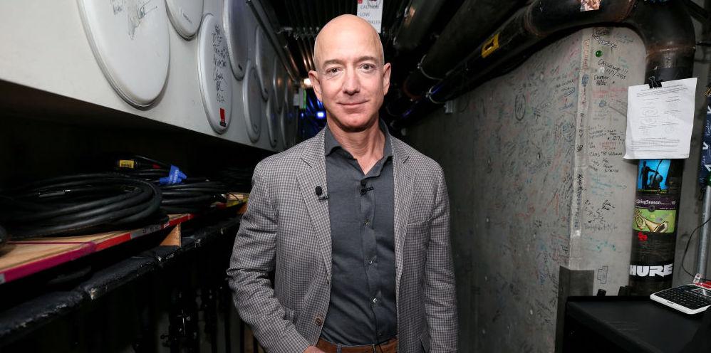 does-jeff-bezos-pay-taxes-he-just-dropped-165m-on-a-mansion