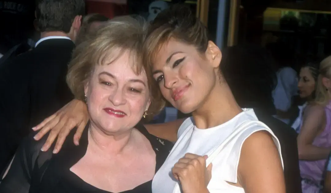 Eva Mendes with her mom at the '2 Fast 2 Furious' world premiere in 2003