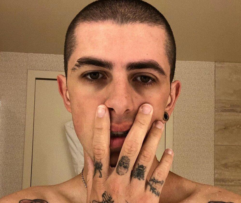 Who Is Tiktok Star Sam Pepper The Former Youtuber Has A Dark Past