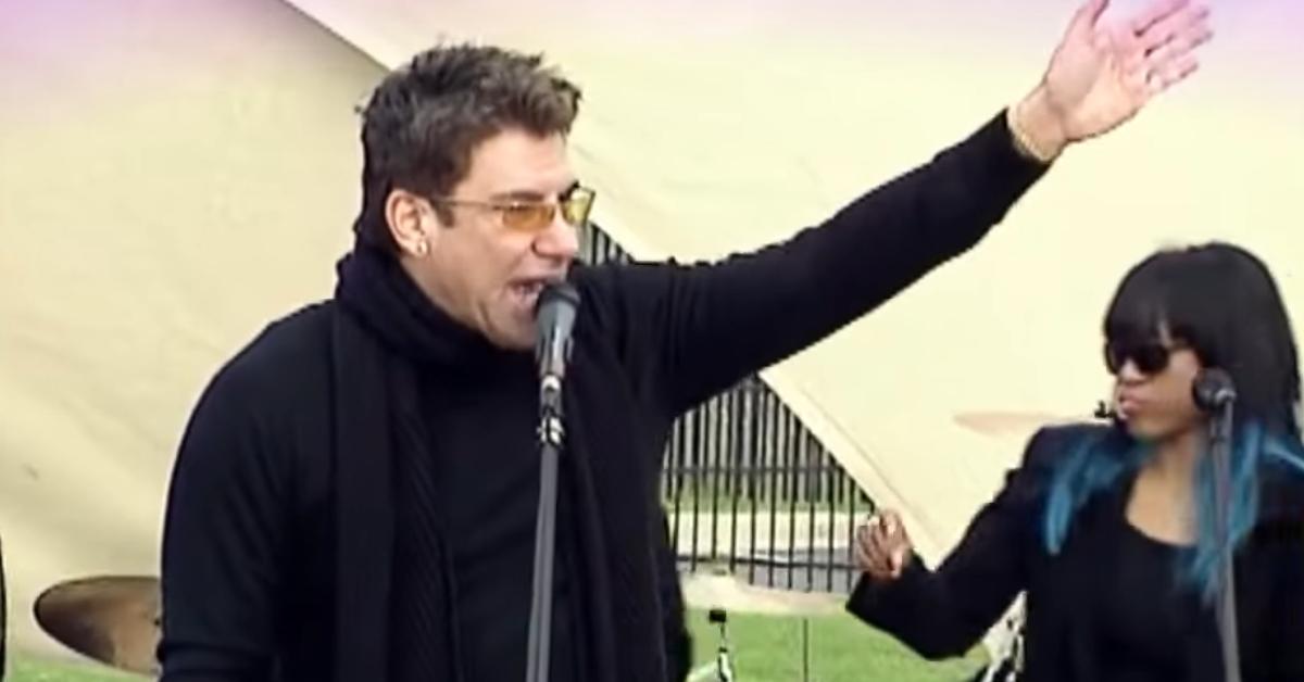 Scott Gertner performing.