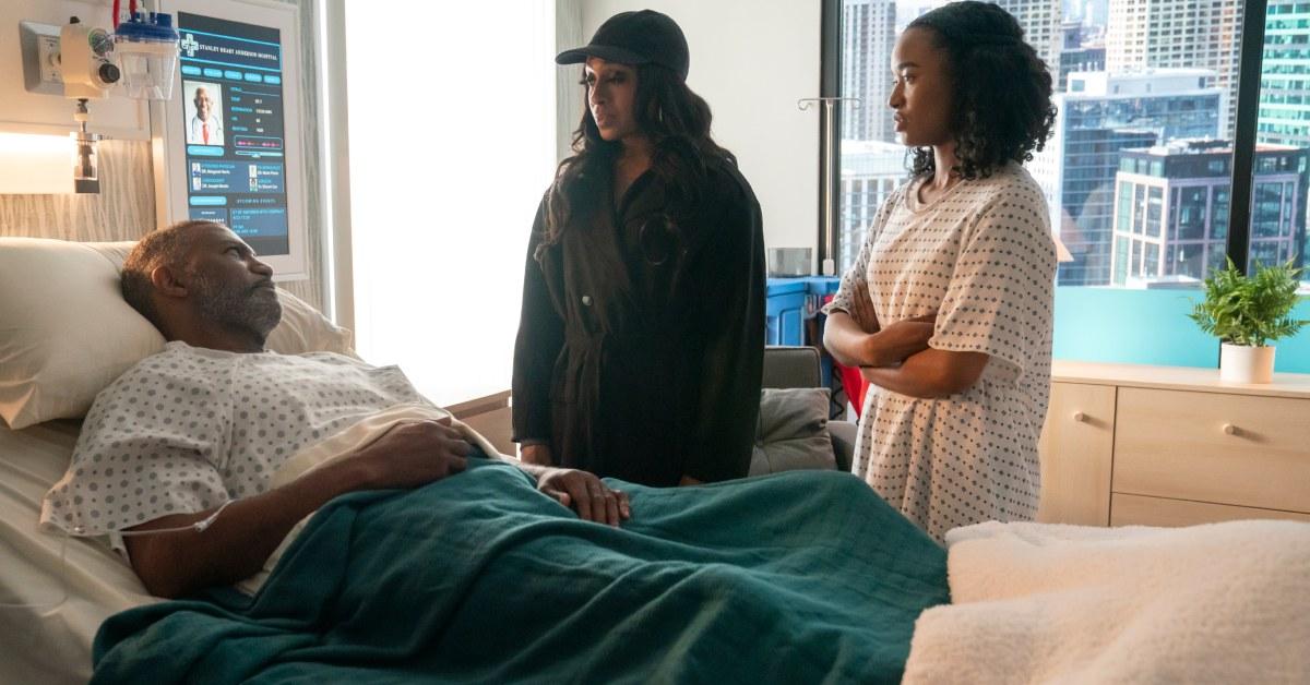 Kimmie visiting Horace in the hospital in Season 1 of 'Beauty in Black'.