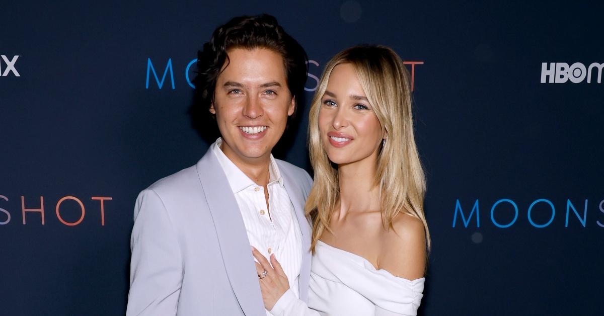 Cole Sprouse et Ari Fournier assistent à la première de 