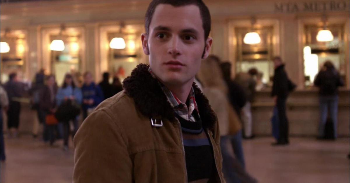 The Gossip Girl Pilot Basically Told Us Dan Was Gossip Girl