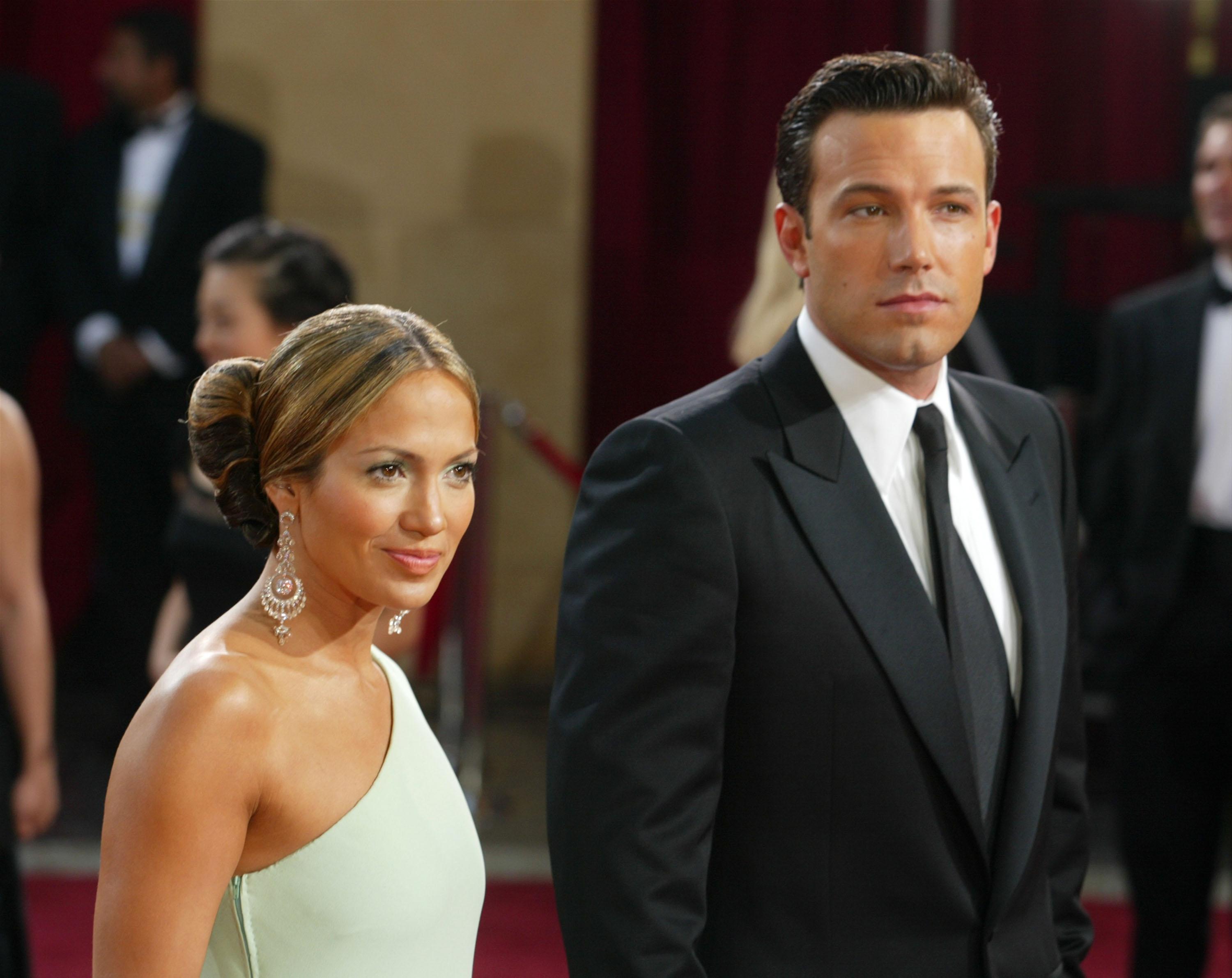 jennifer lopez and ben affleck engaged