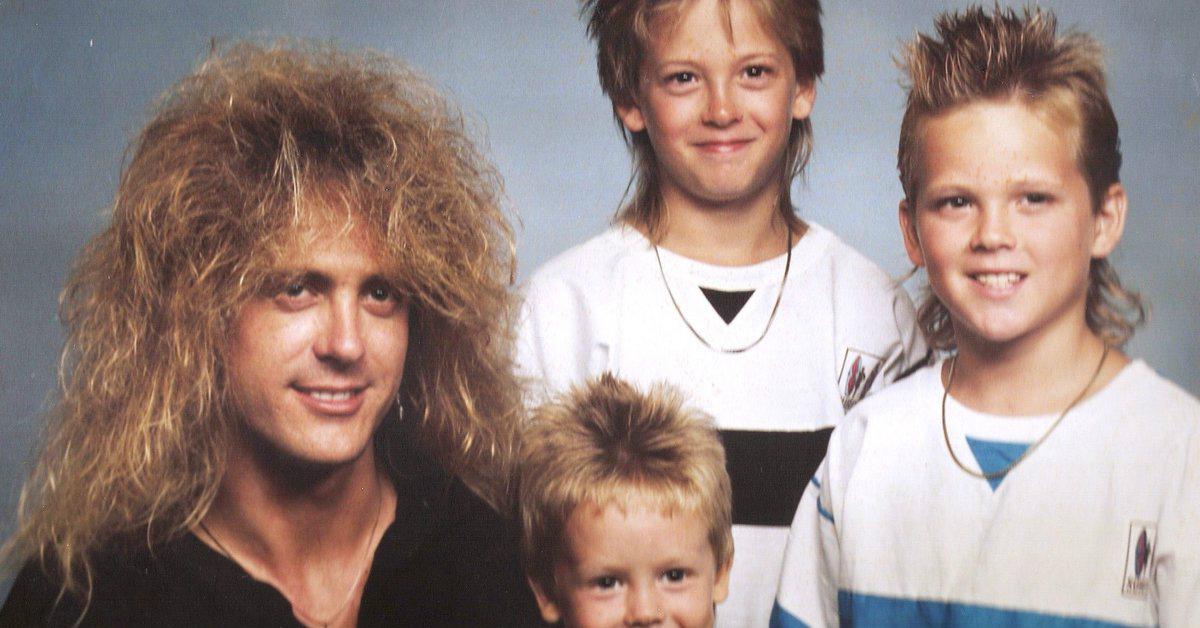 People Are Sharing Their Worst Family Photos  See the Pics