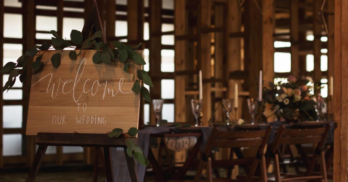 wedding-banquet-in-a-wooden-barn-picture-id623298434-1542303645108-1542303646977.jpg