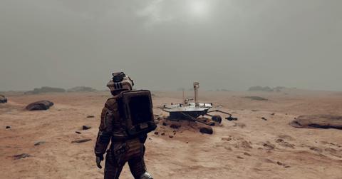'Starfield' Player exploring the surface of a far-future and barren Earth.