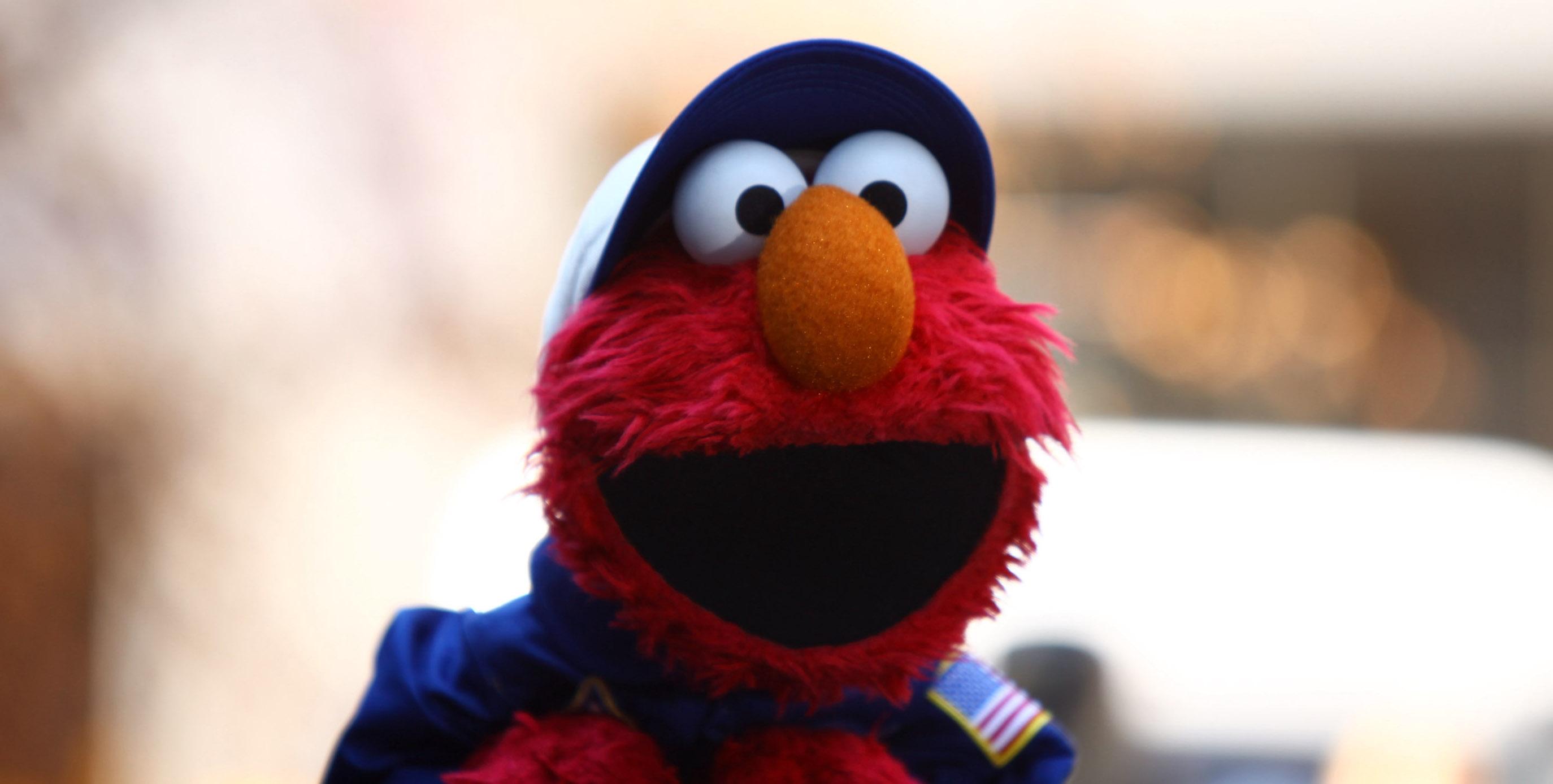 who-is-the-voice-of-elmo-some-people-say-the-monster-sounds-black