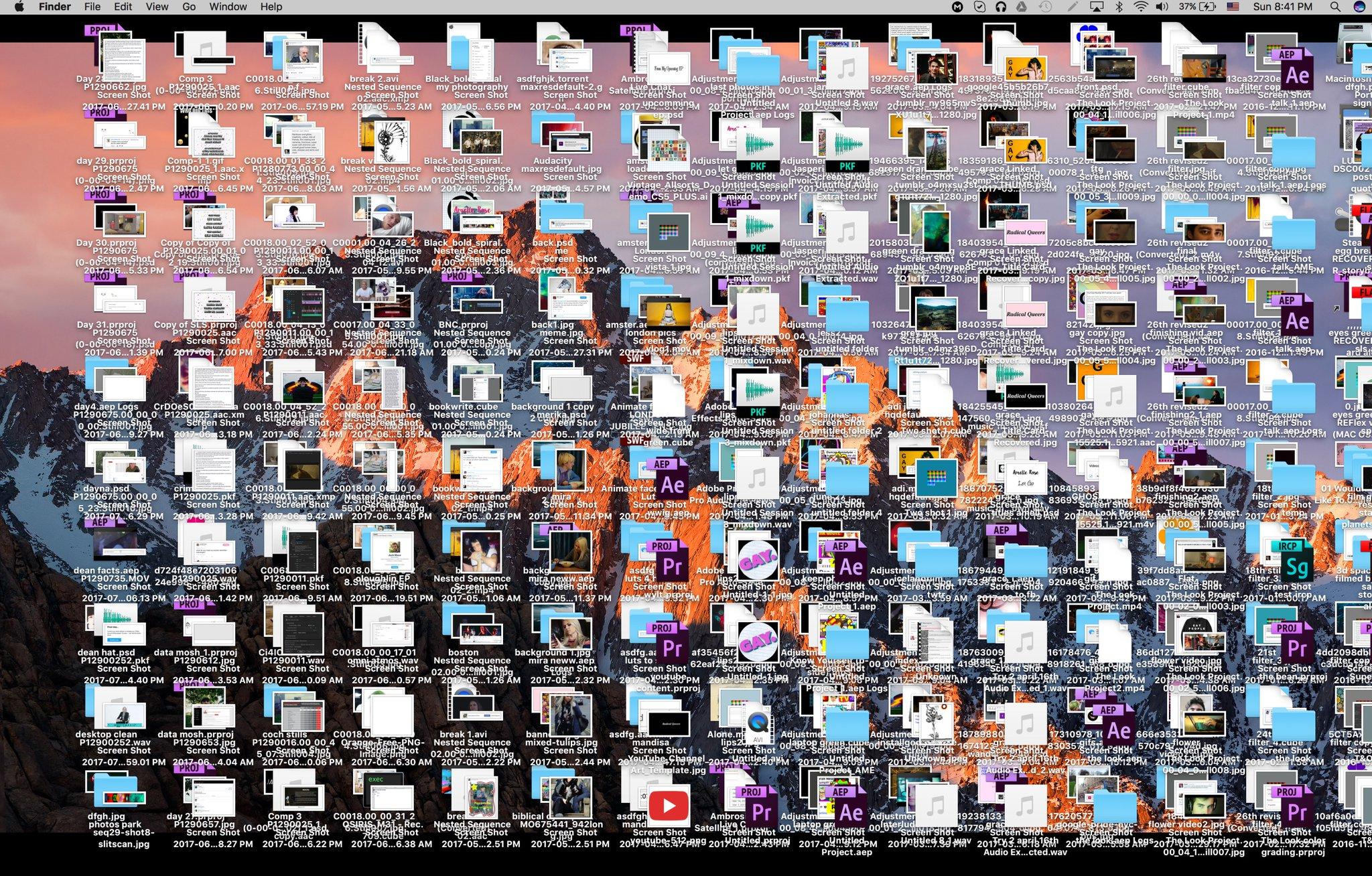 These Cluttered Computer Desktops Will Give Your Inner Neat Freak Anxiety