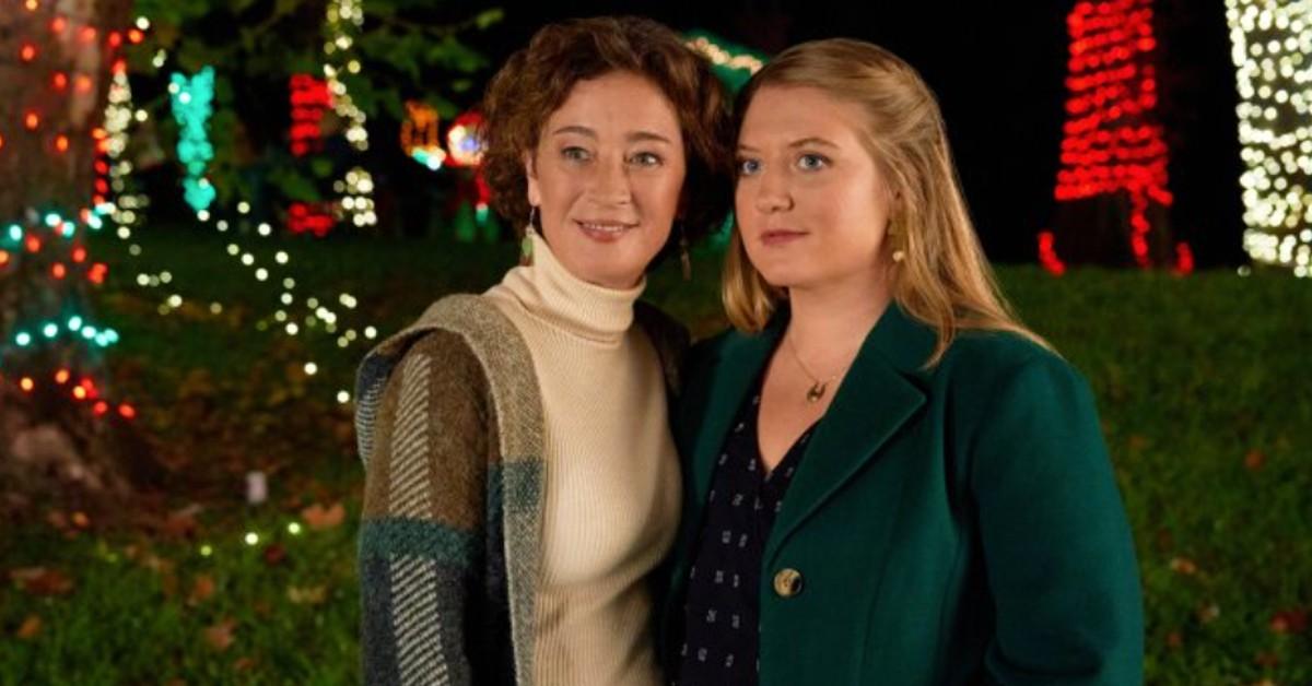 (L-R) Jennifer (Moira Kelly) and Campbell (Jaicy Elliot) in 'My Southern Family Christmas'