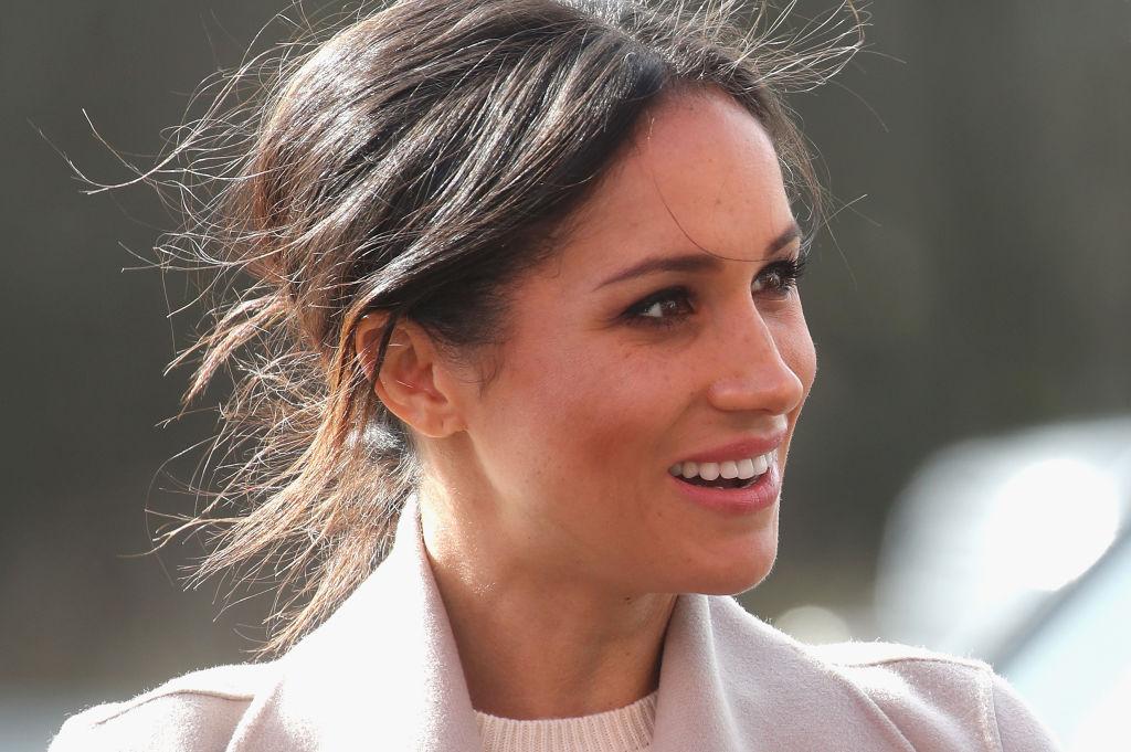 meghan markle messy bun