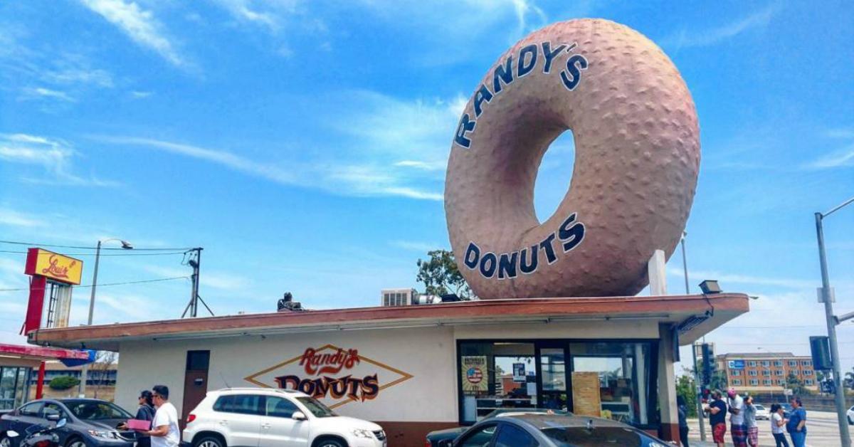 This Is What Happened When the Doughnut Shop from 'Wayne's World