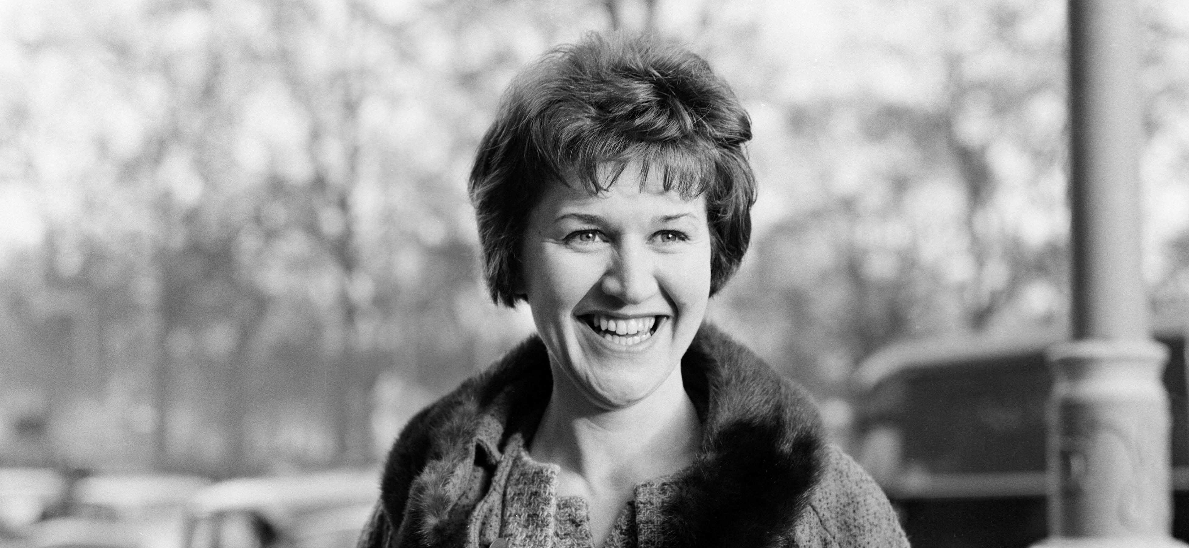 patricia-routledge-young