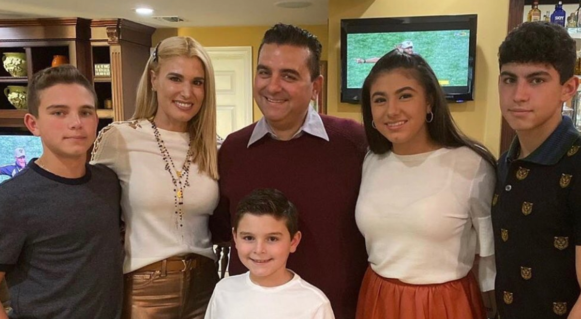 Cake Boss, Buddy Valastro & sister Lisa on her birthday. Pinned from Cake  Boss, Buddy Valastro Facebook post. | Cake boss buddy, Cake boss, Buddy  valastro