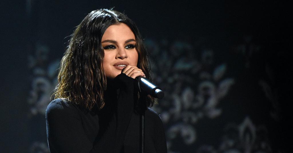 Can Selena Gomez Actually Sing? Her AMAs Performance Was a Little Shaky