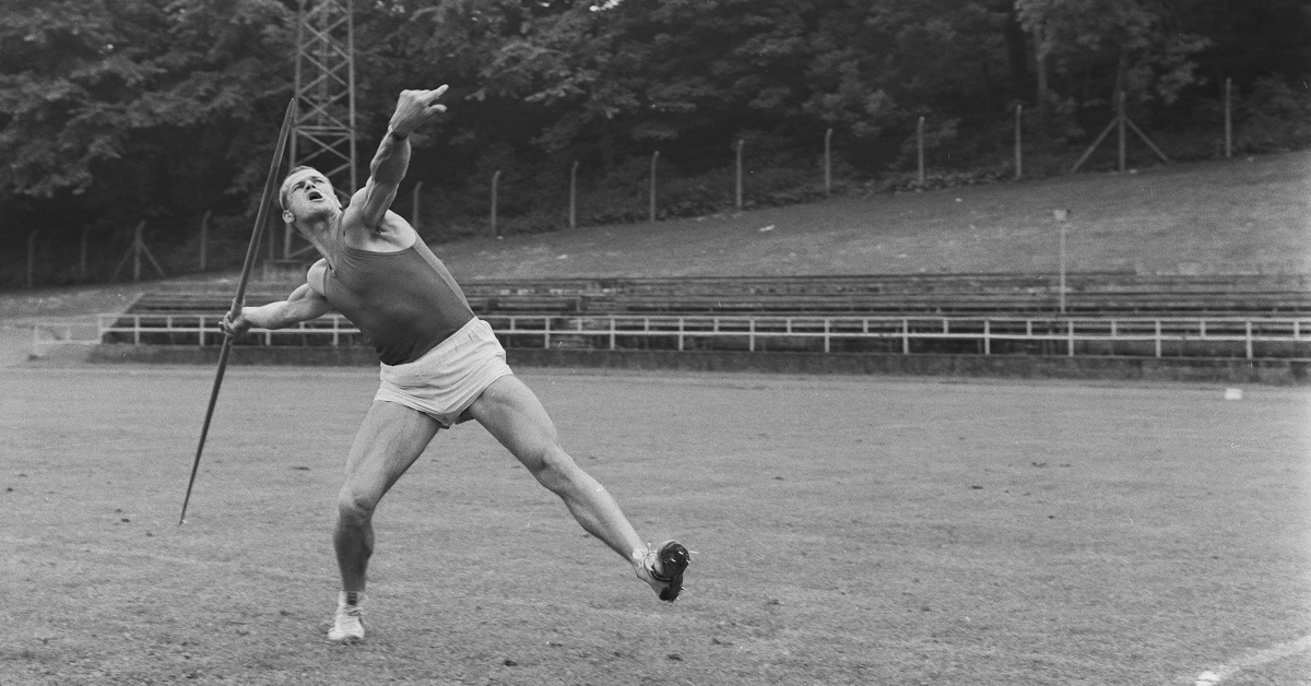 Why Do Javelin Throwers Deliberately Foul? It's a Gesture of Courtesy