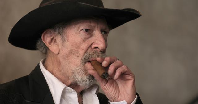 kinky friedman smoking