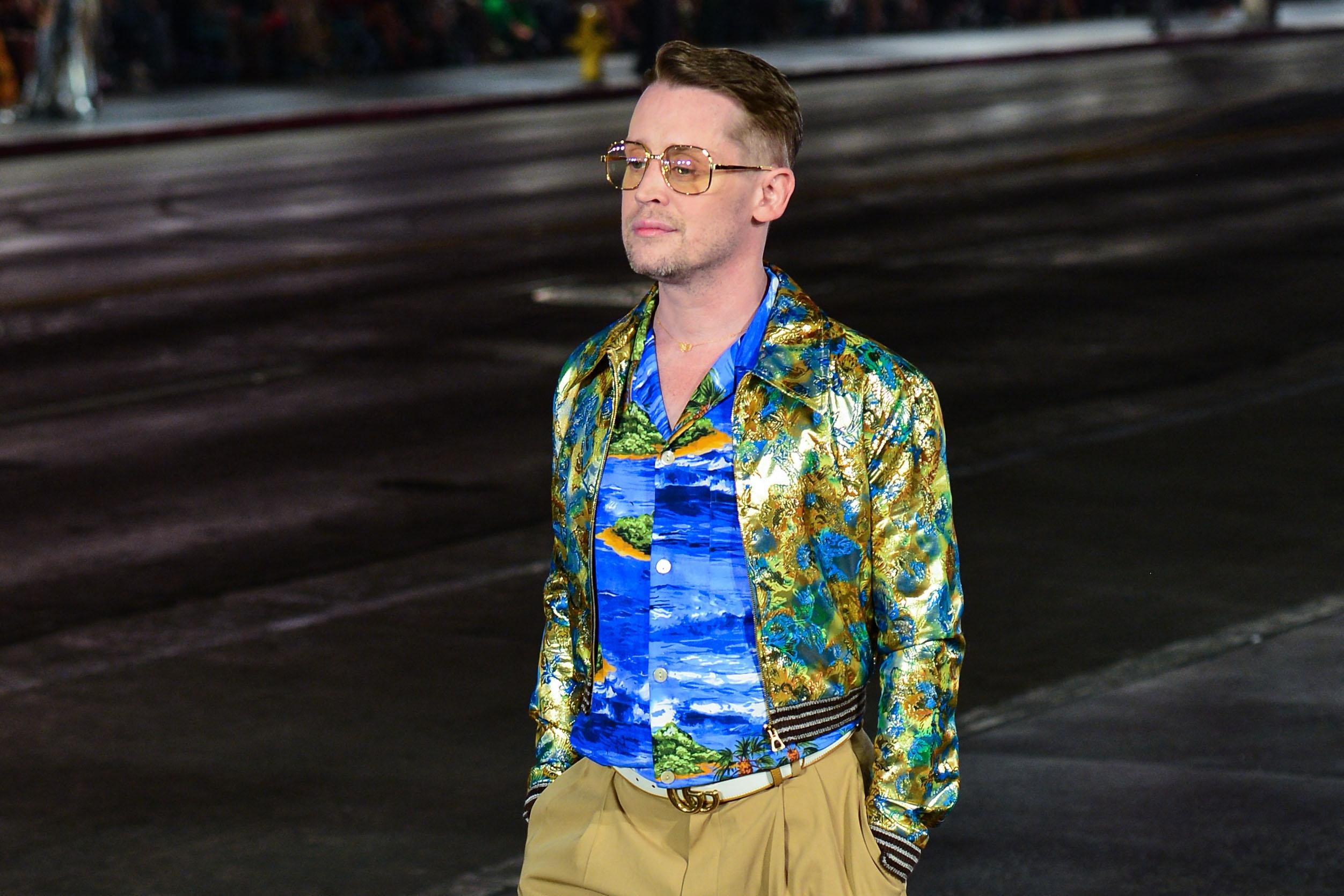 macaulay-culkin-posing