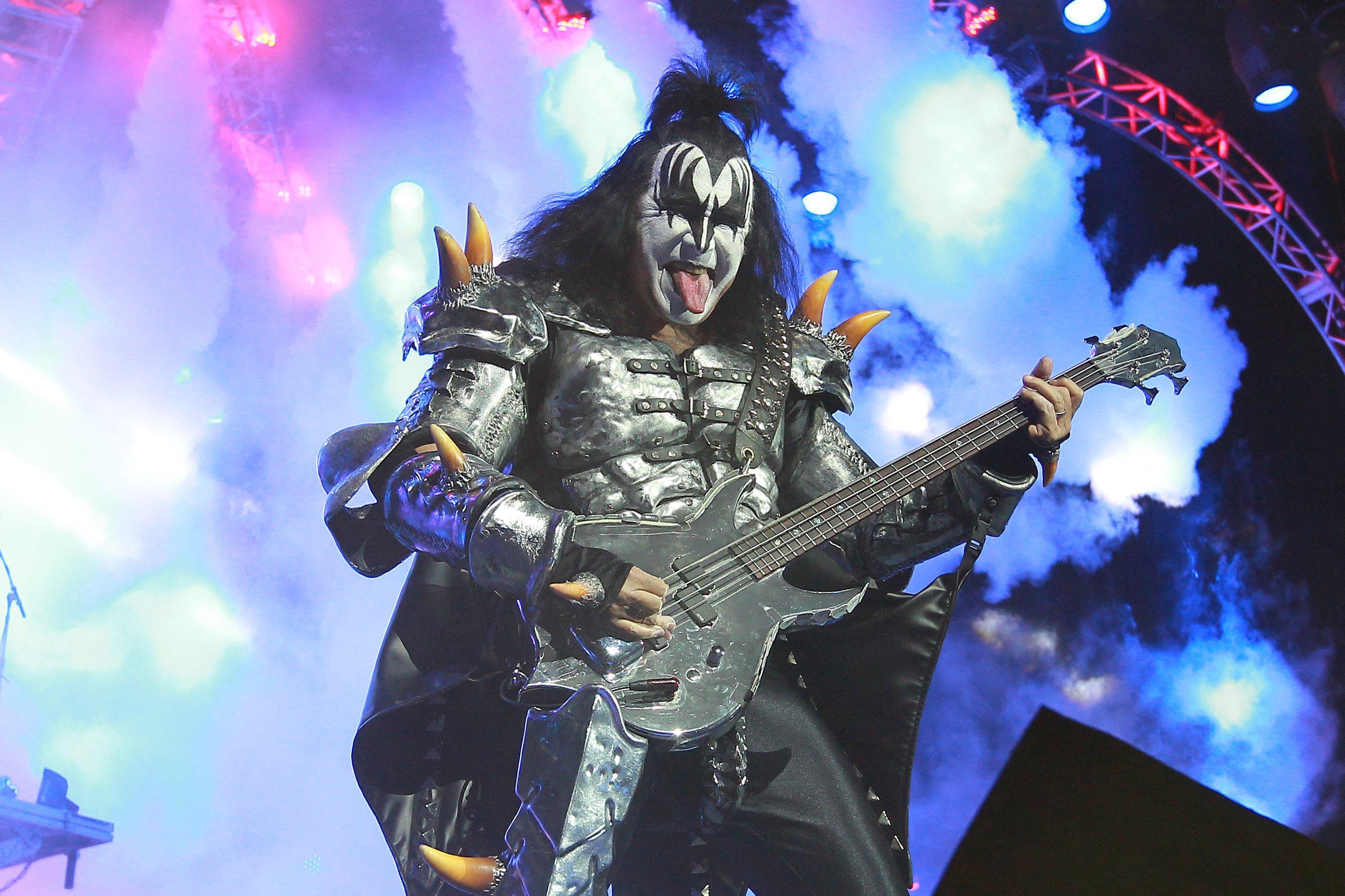 kiss-live-performance