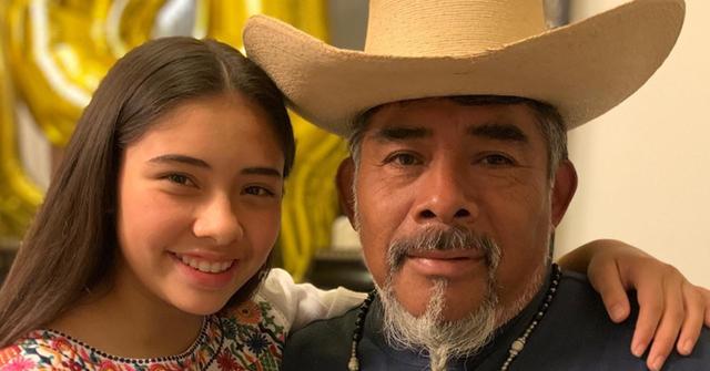 Xochitl Gomez and her dad, Monty Hall