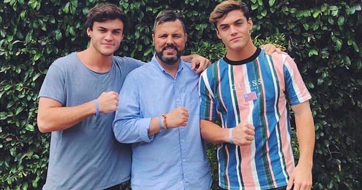 how did dolan twins dad die