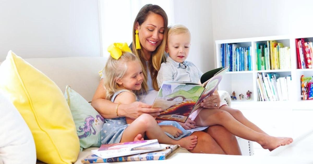 Myka Stauffer reads to two of her kids