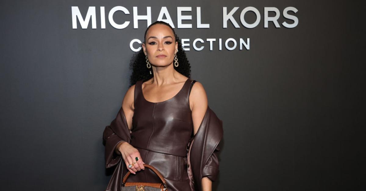 Sai De Silva assiste au défilé Michael Kors Collection FallWinter 2022 au Terminal 5 le 15 février 2022 à New York. 