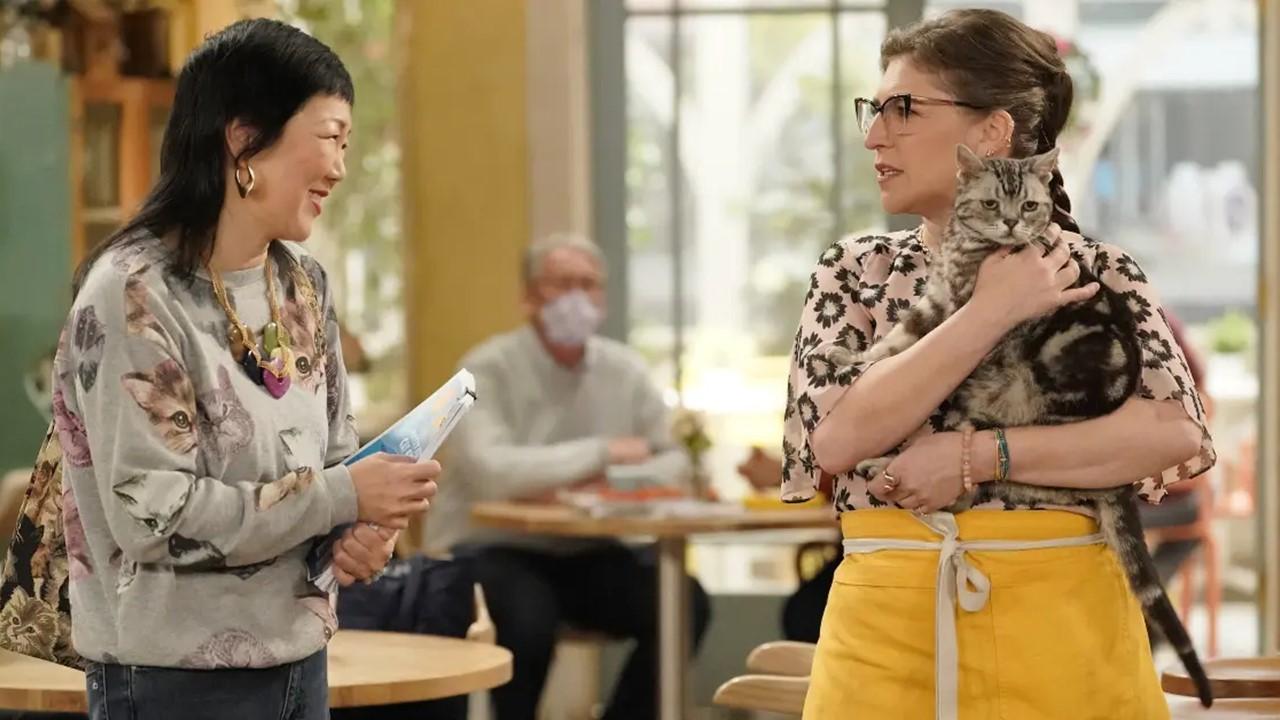 Margaret Cho guest stars as Val in 'Call Me Kat' episode "Call Me Pretty Kitty"