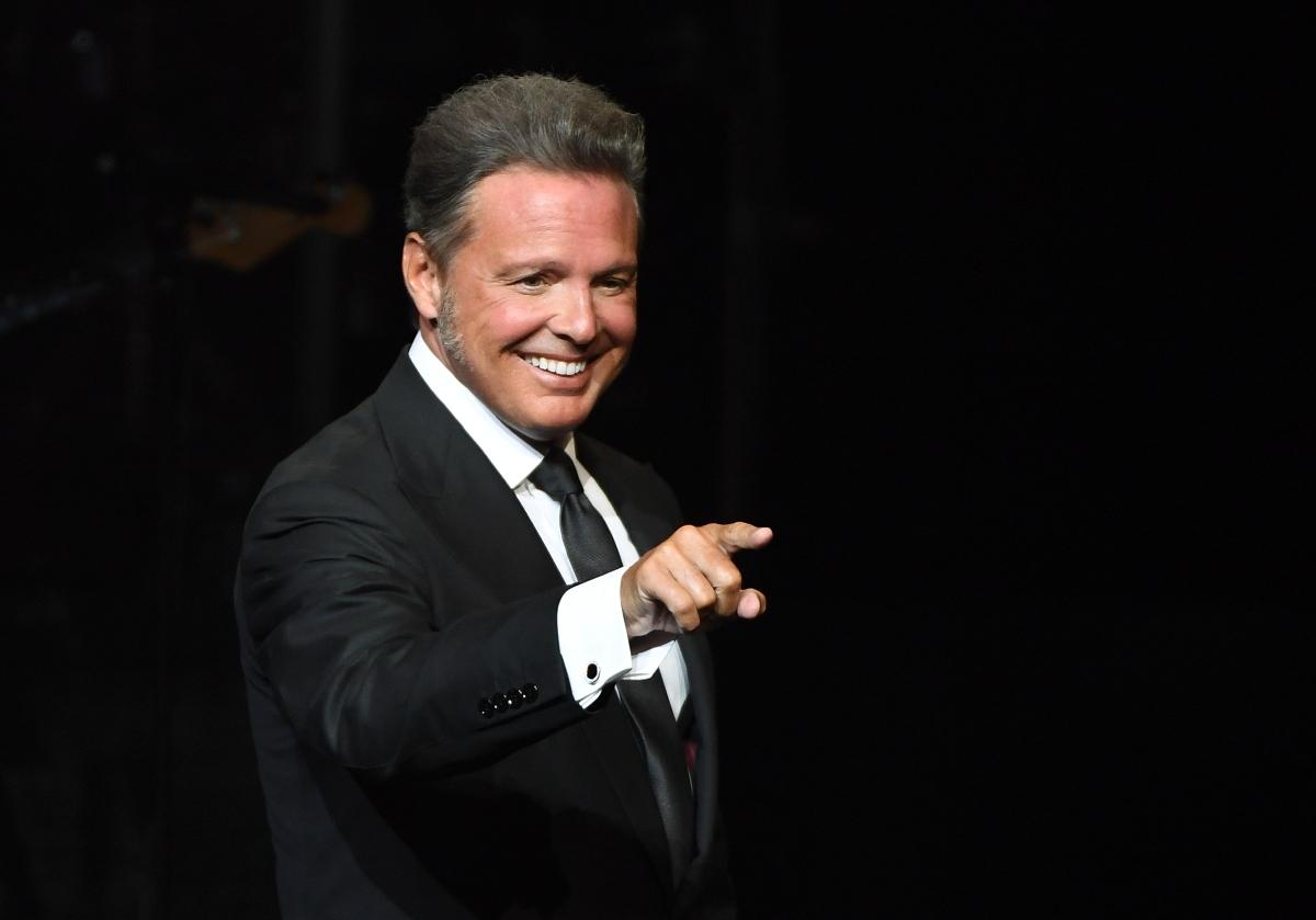 19 Captivating Facts About Luis Miguel 