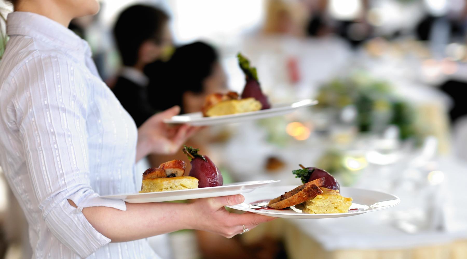 servers-claim-this-restaurant-is-making-them-pay-to-wait-tables