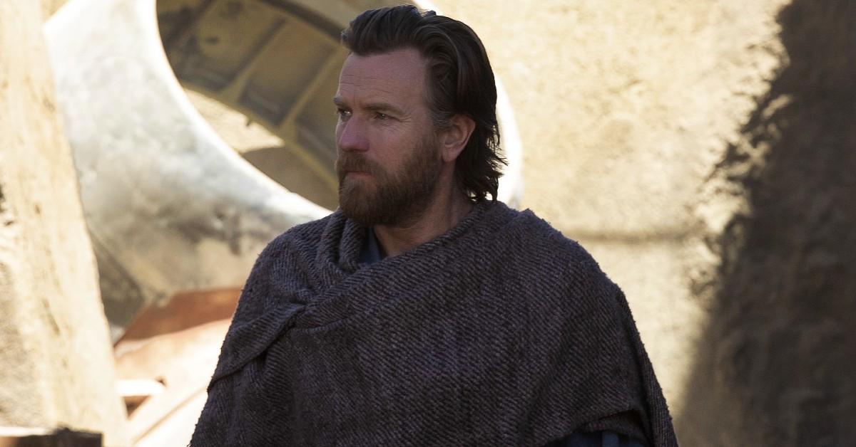 Obi-Wan Kenobi (Ewan McGregor), clad in a brown shawl, gazes forward