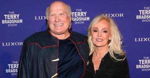 how many wives has terry bradshaw had