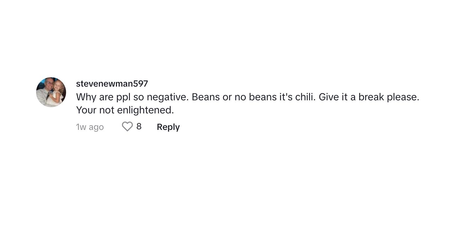 A commenter saying that it's chili whether or not it has beans in it