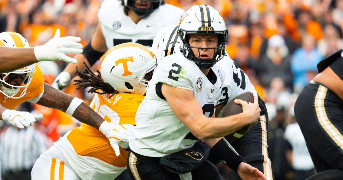 Diego Pavia playing college football.